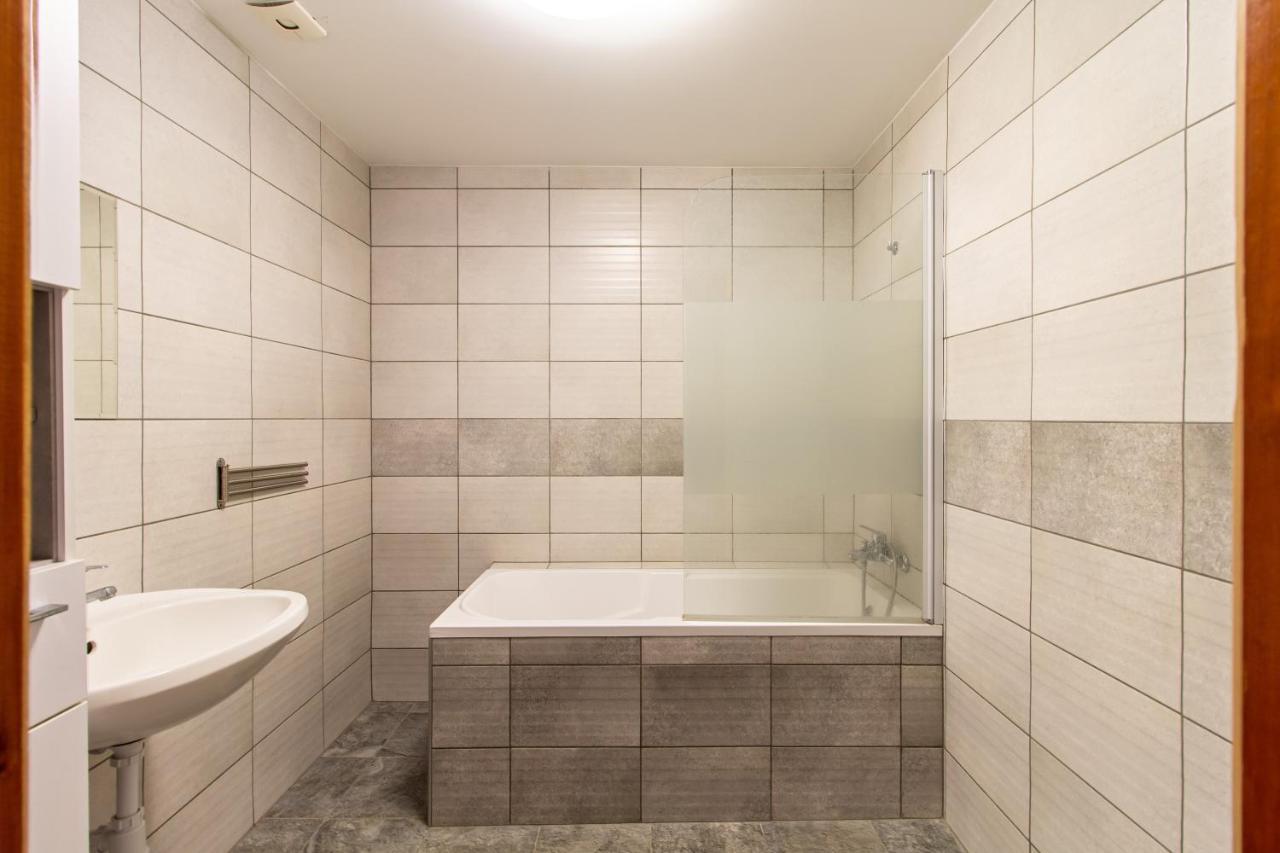 Deli Terasz B Apartman Free Parking, Self-Check-In Anytime Győr Eksteriør billede