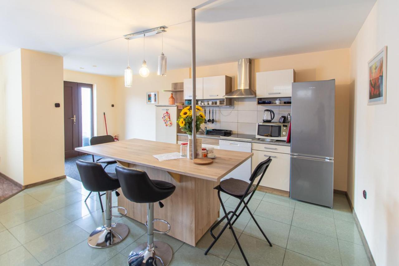 Deli Terasz B Apartman Free Parking, Self-Check-In Anytime Győr Eksteriør billede