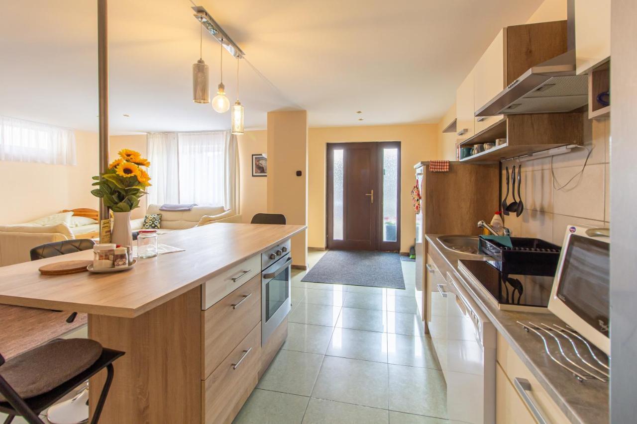 Deli Terasz B Apartman Free Parking, Self-Check-In Anytime Győr Eksteriør billede